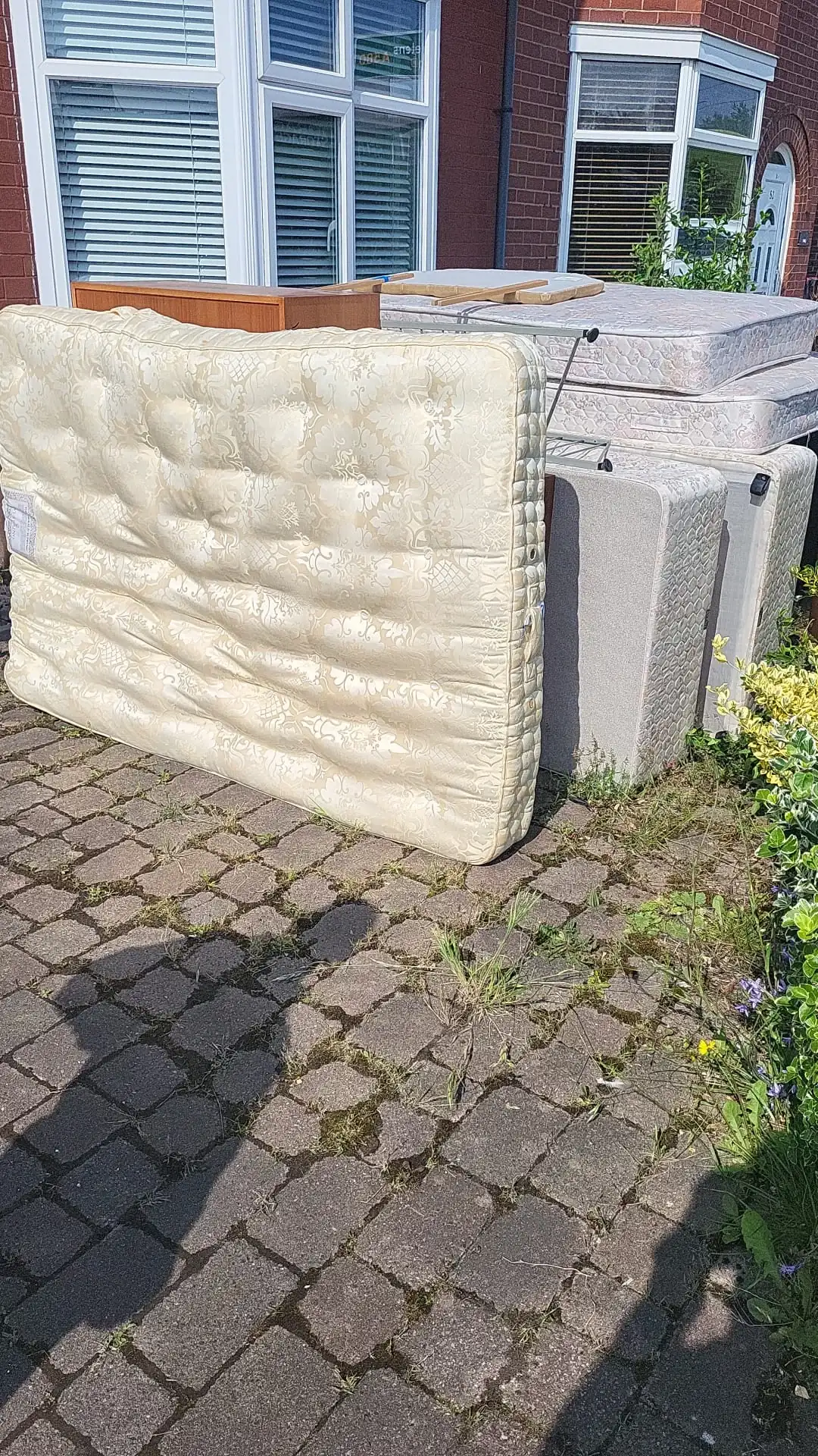 Mattress Removal in Birkenhead - uniformed team with van