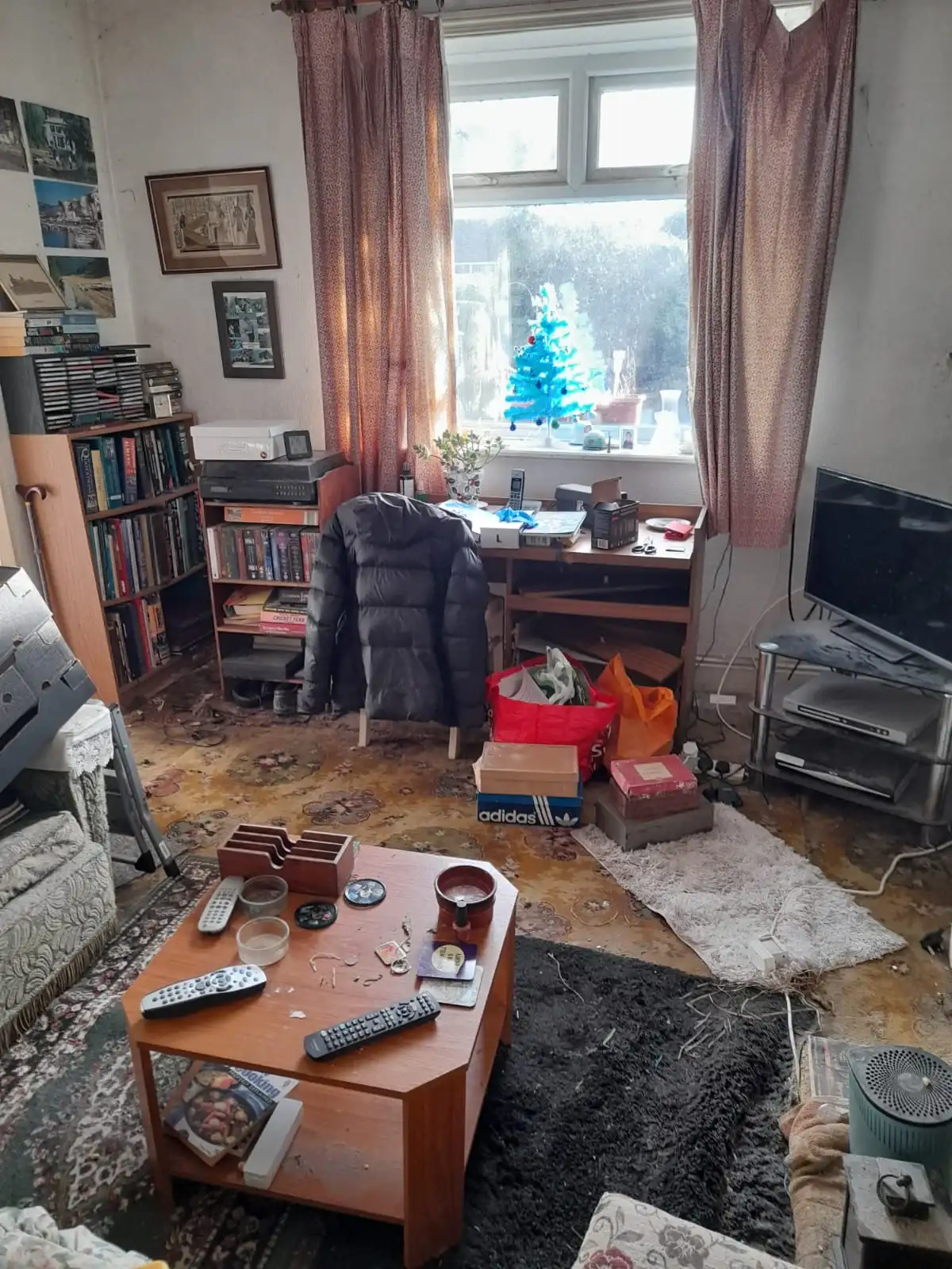 Sensitive House Clearance in Oldham - uniformed team with van