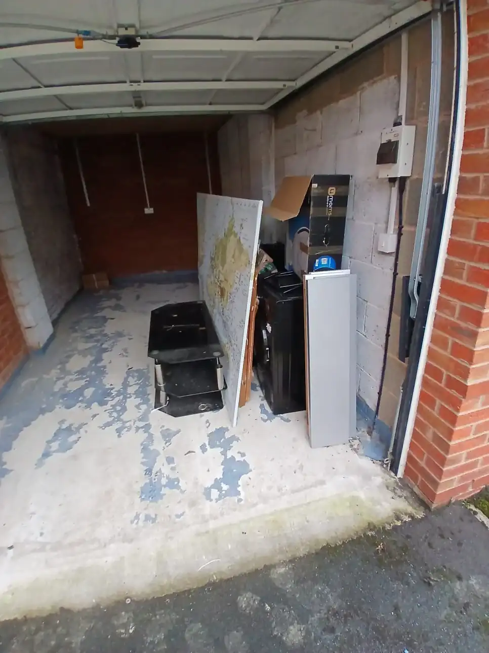 Bulky Waste Collection in Pontefract - uniformed team with van