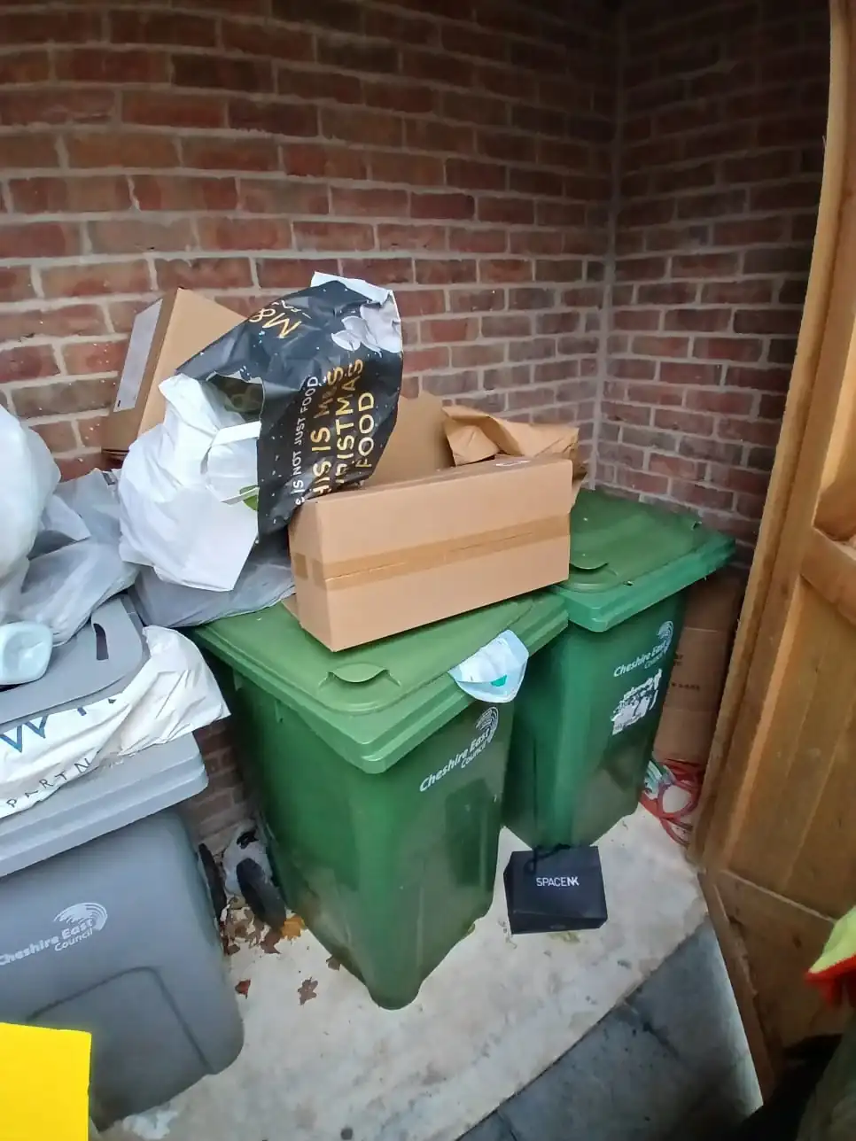 Emergency Bin Collection in Wavertree - uniformed team with van