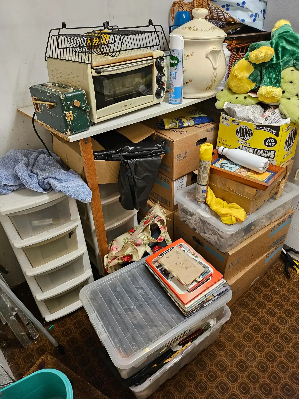 Rubbish Removal in Kirklees - uniformed team with van